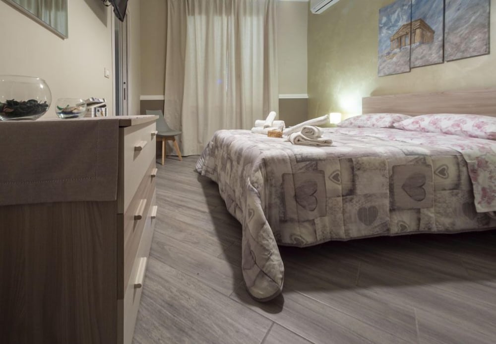 Villa Paestum 12/25