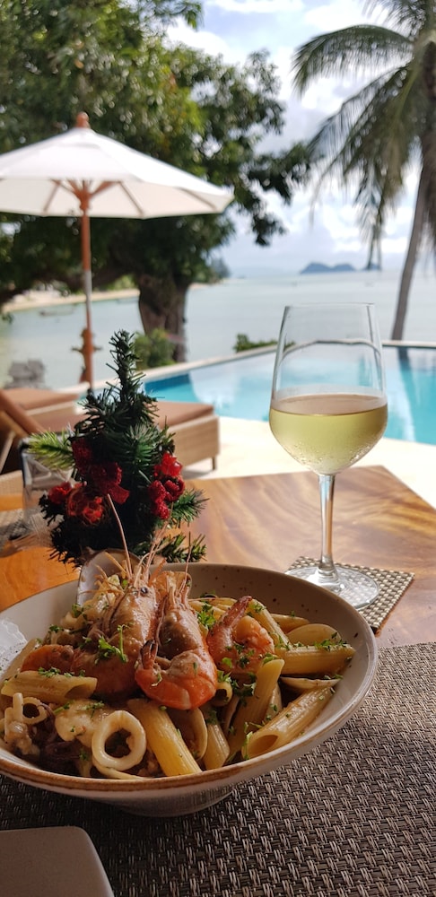 Beyond the Blue Horizon Villa Resort 55/73