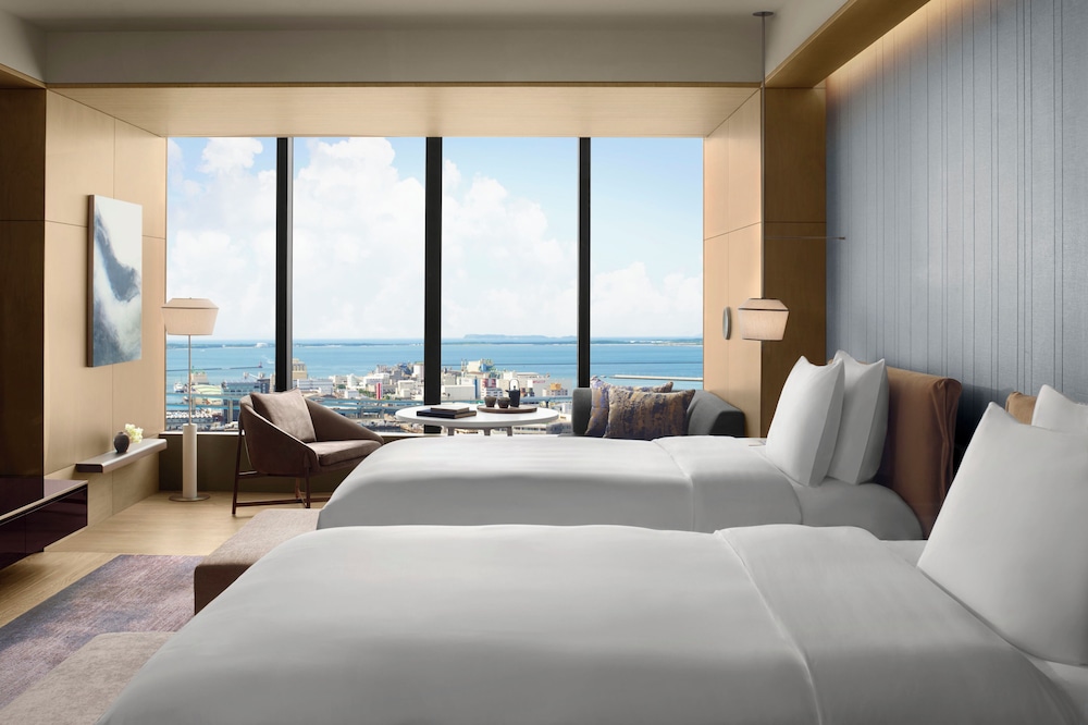 room, 2 double beds, bay view