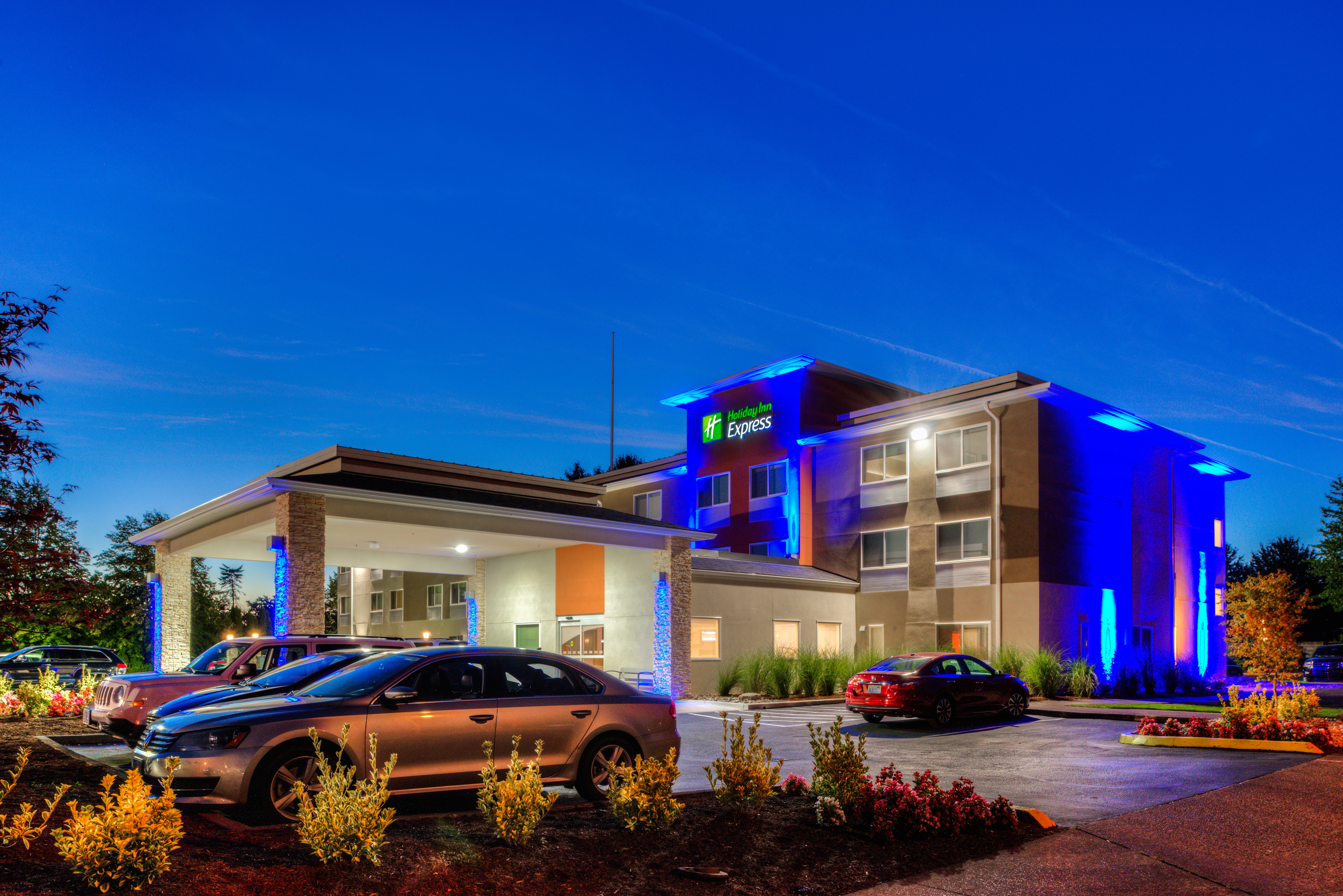 HOLIDAY INN EXPRESS NEWBERG - WINE COUNTRY 2/60
