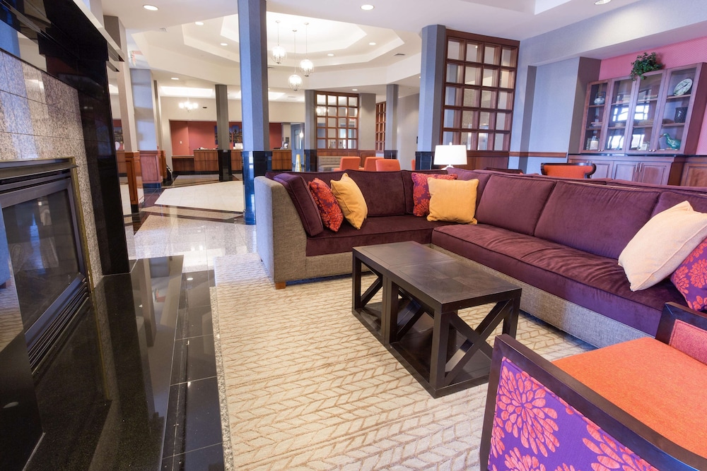 Drury Inn and Suites Cincinnati Sharonville 26/37