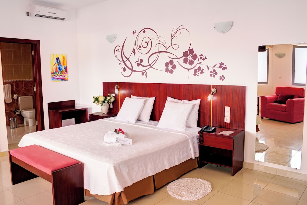 جناح بسرير مزدوج بشرفة مع أريكة، Hotel LIVVO Don Paco 8/10
