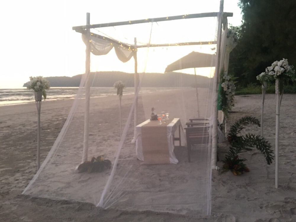 Pan Beach Bungalows 25/50
