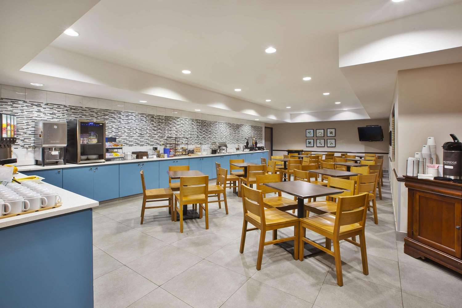 Country Inn and Suites By Radisson Big Rapids MI 25/30