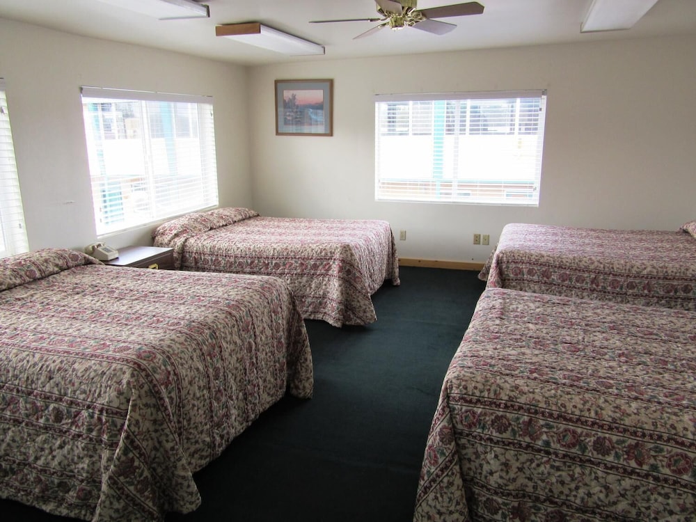 Yellowstone Country Inn 12/48