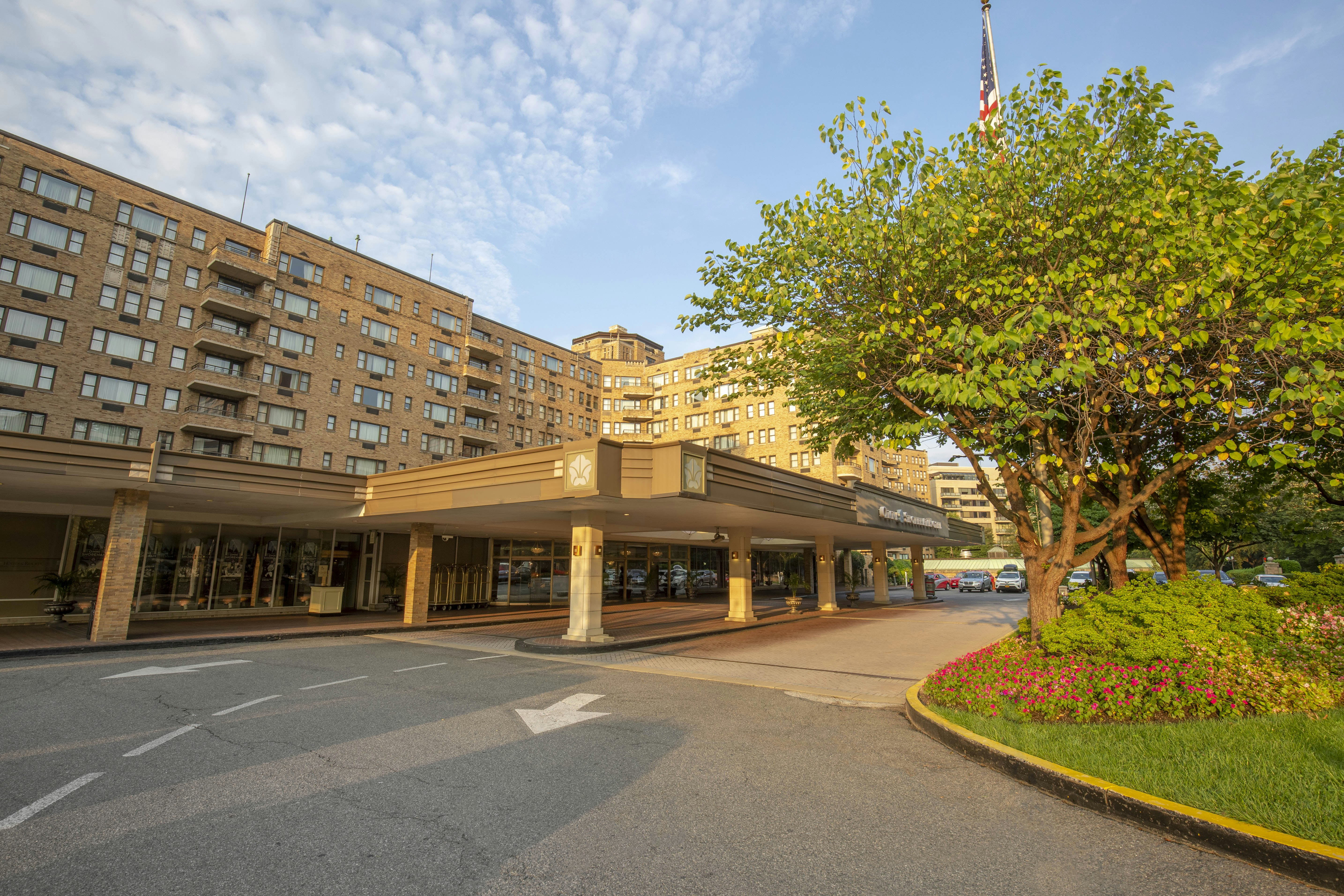 OMNI SHOREHAM HOTEL 72/80