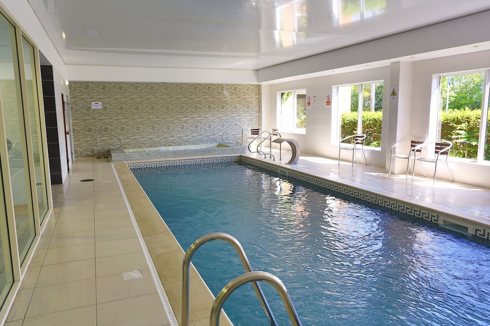 swimming pool spa
