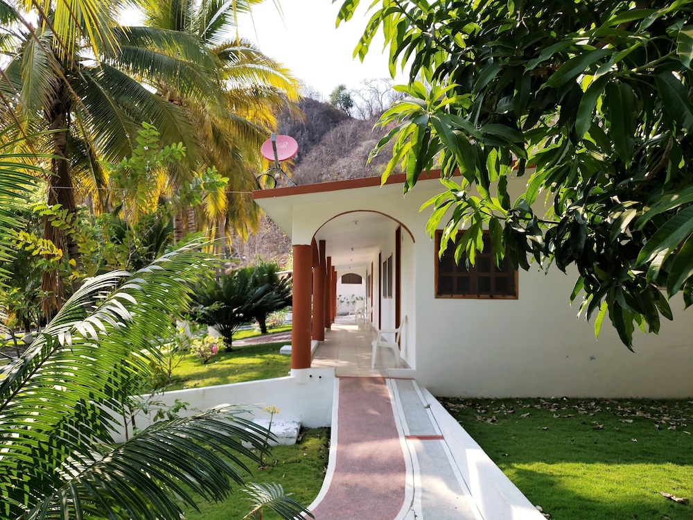 Hotel &amp; Club Campestre Altos Paraiso 25/50