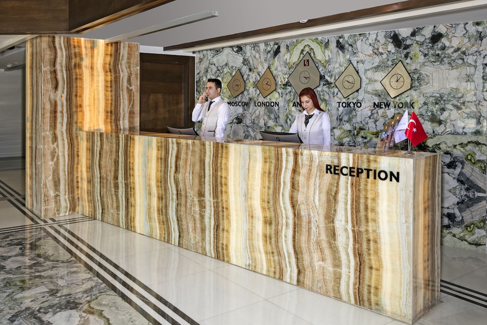 B Business Hotel & Spa 11/53