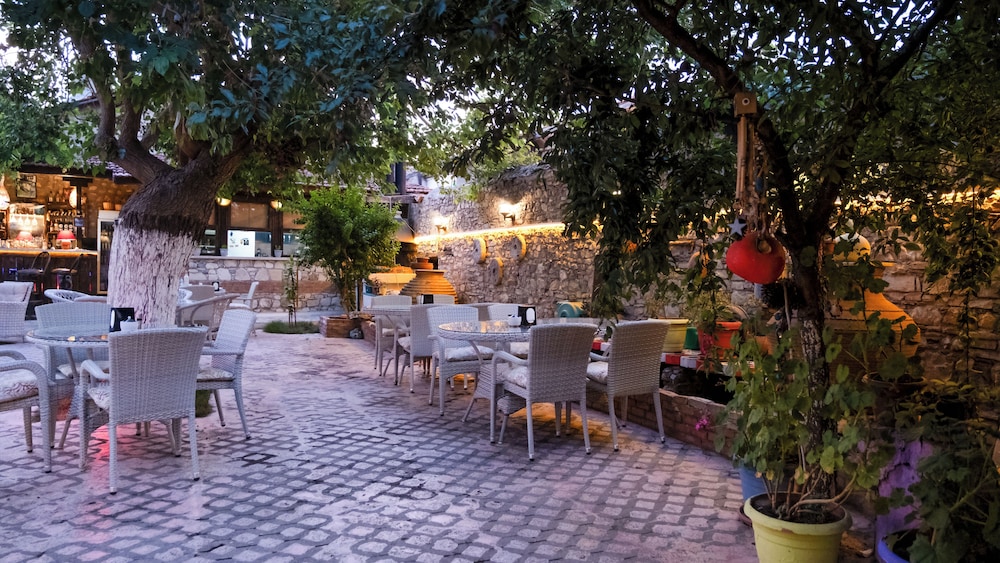 Garden Palace Hotel 41/50