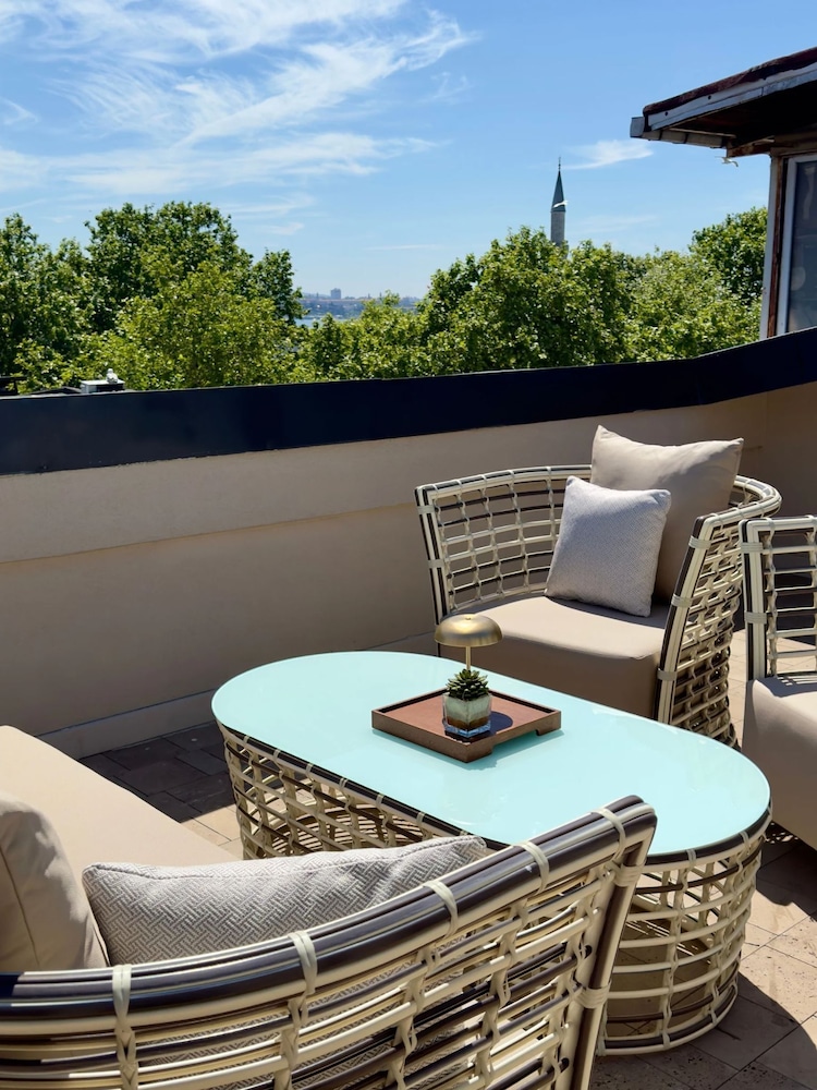Weingart Suites Hotel 50/58