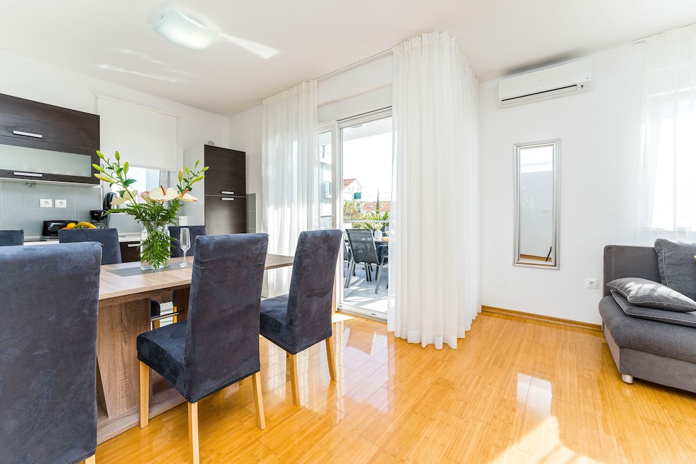 Summer Breeze Apartments 21/45