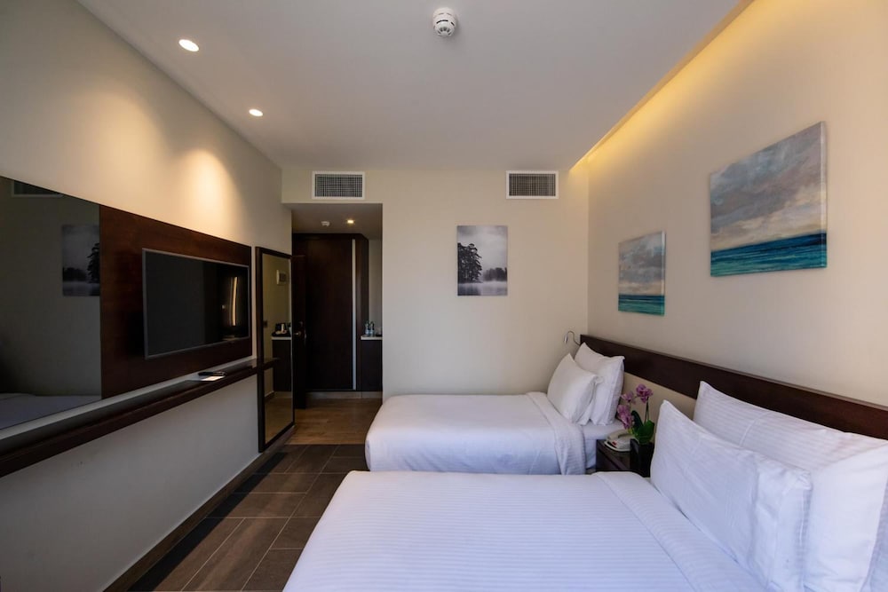 Compass Amman 13/46