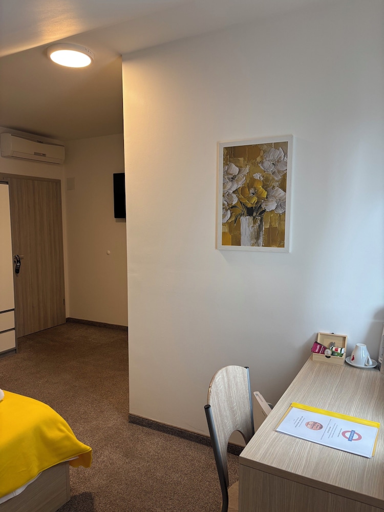 London Rooms Zagreb Airport 24/48