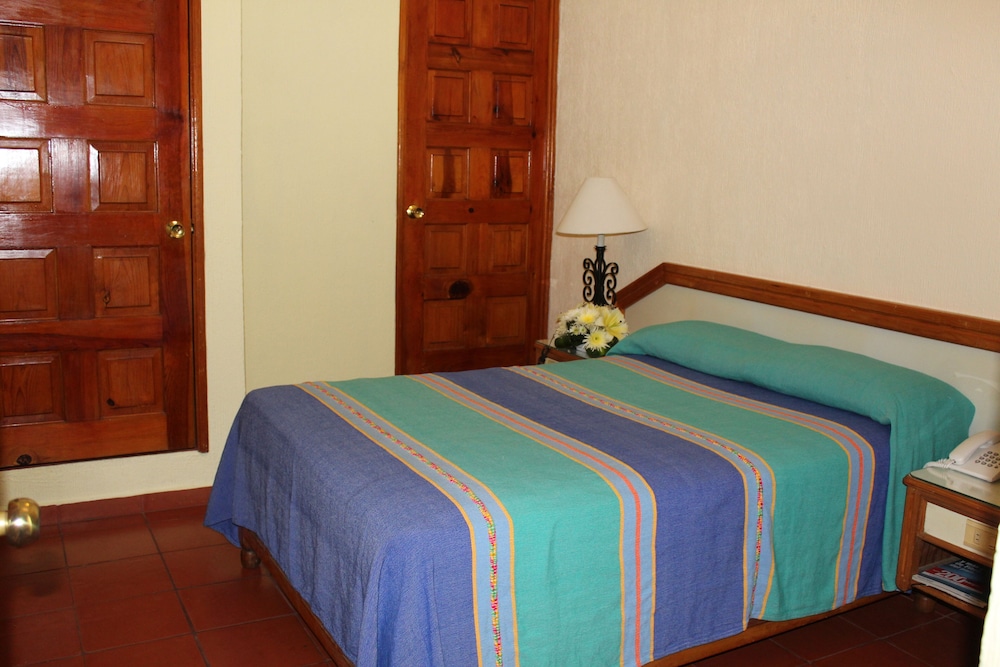 Hotel La Parroquia 13/82