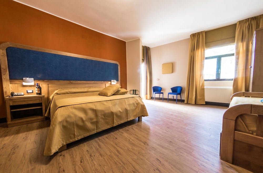 Villa Donna Lisa Wine Hotel 9/78