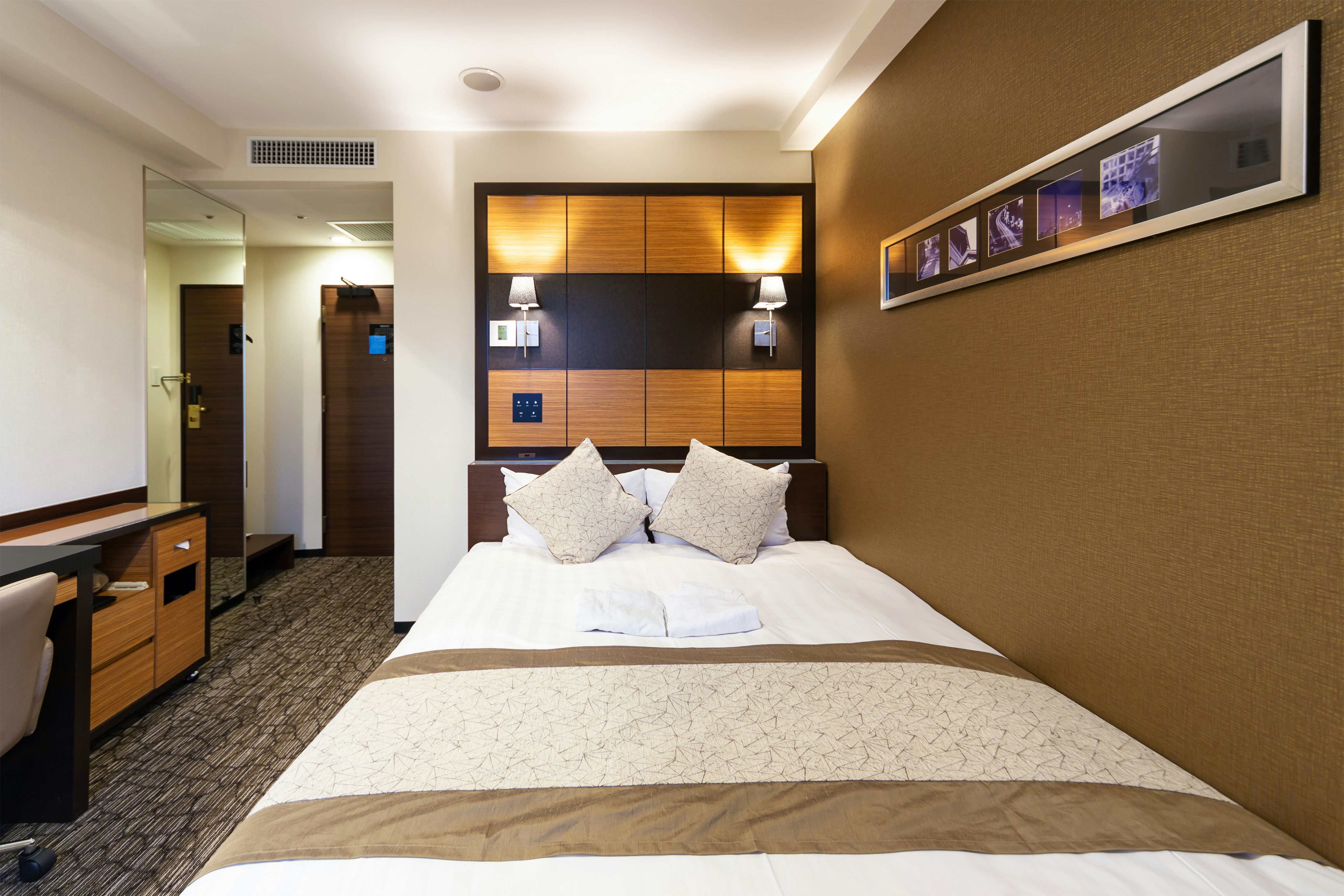 Room, Double Bed