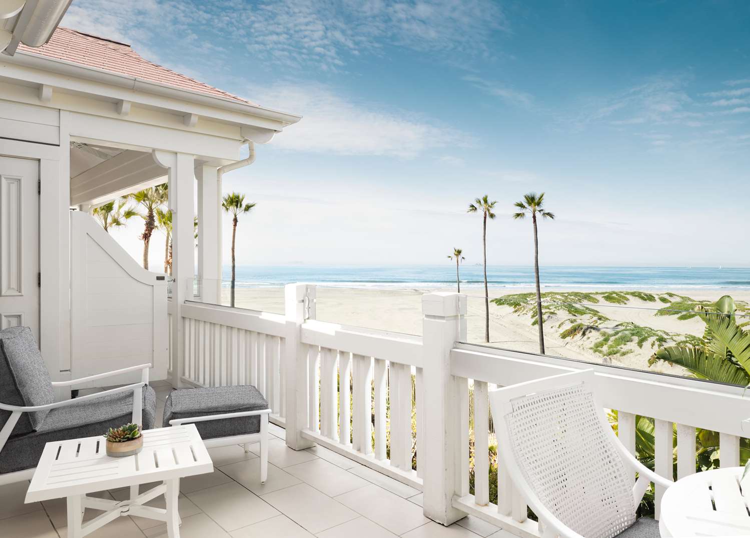 Junior Suite, Cottage, King Bed, Ocean Front