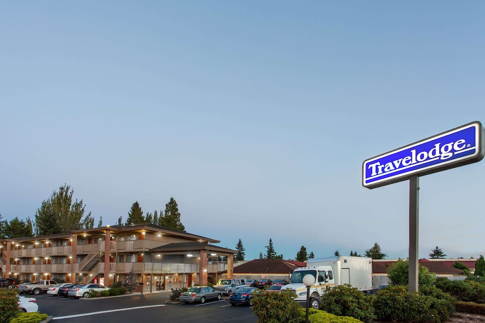 Econo Lodge Edmonds North Seattle, WA 1/39