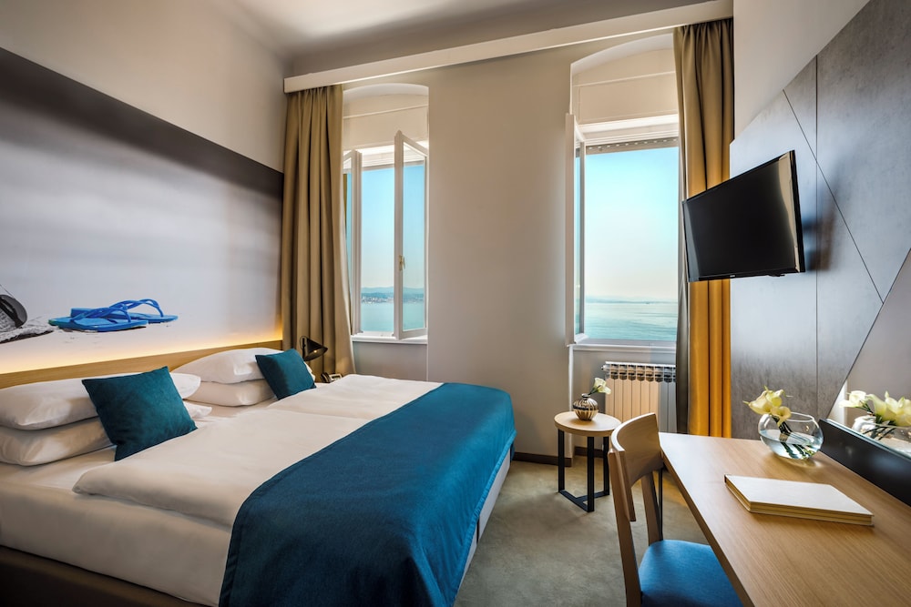 Standard dbl/twin room, sea view