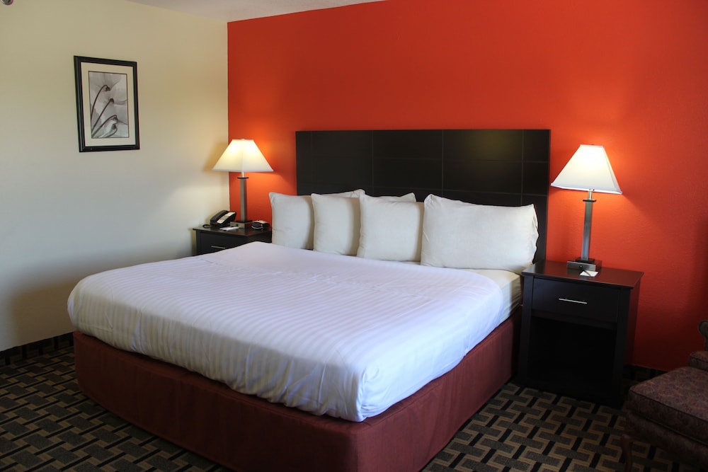AmericInn By Wyndham West Burlington 15/45