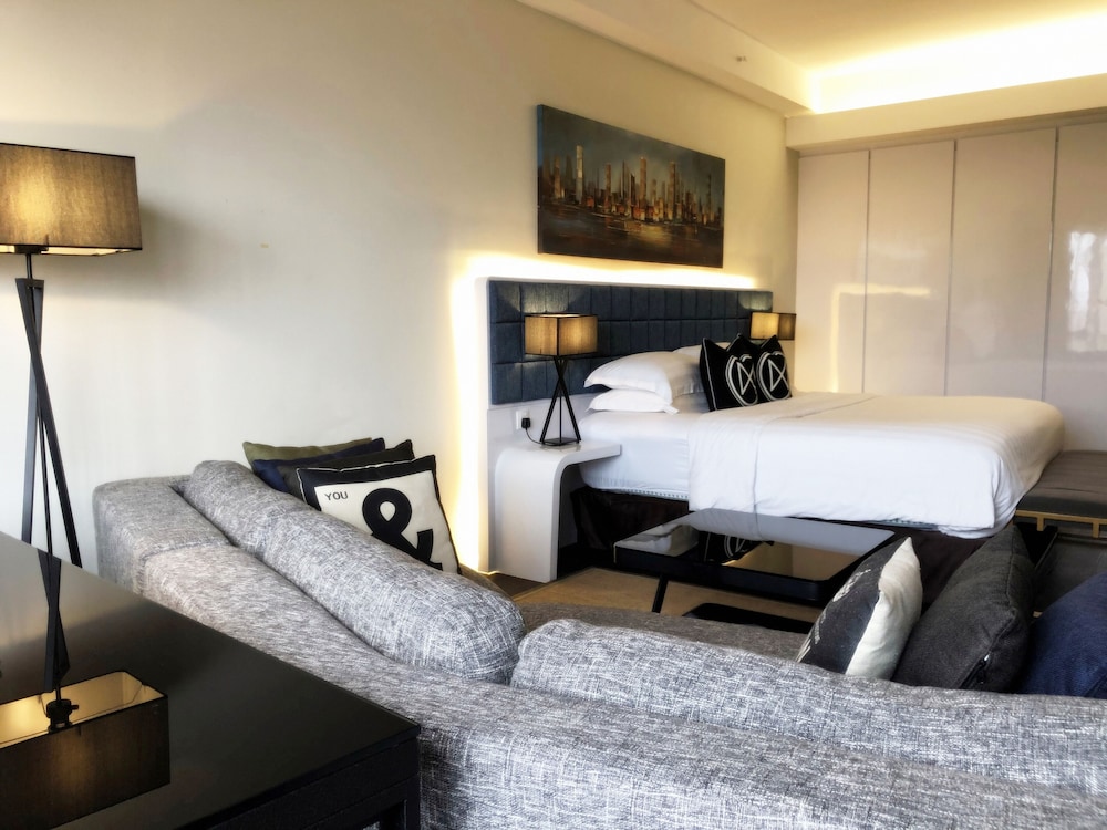 M Roof Hotel & Residences 43/53