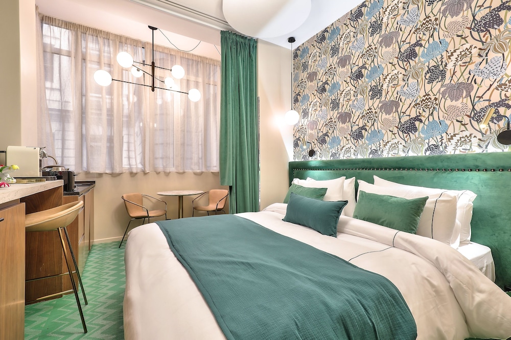 Hotel 33 Marbeuf 16/50