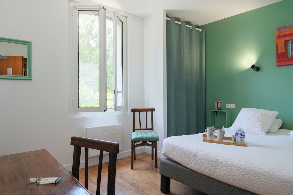 HOSTELLERIE DU CLOS PITE 16/56