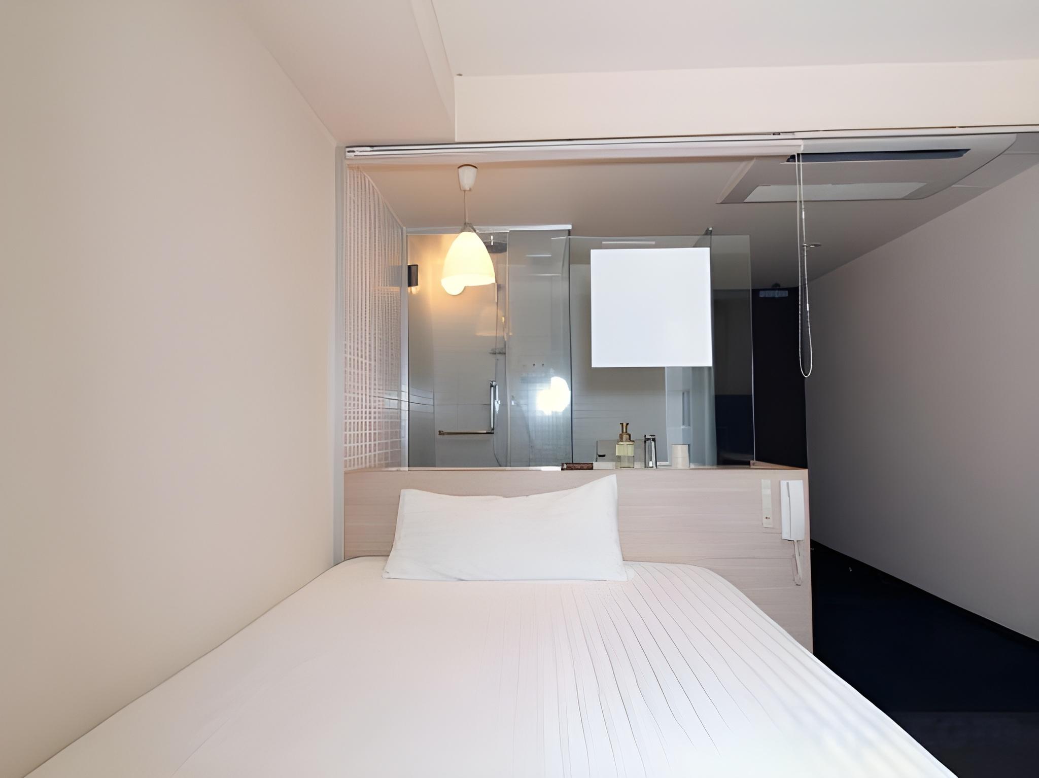 Semi Room, Double Bed, Smoking