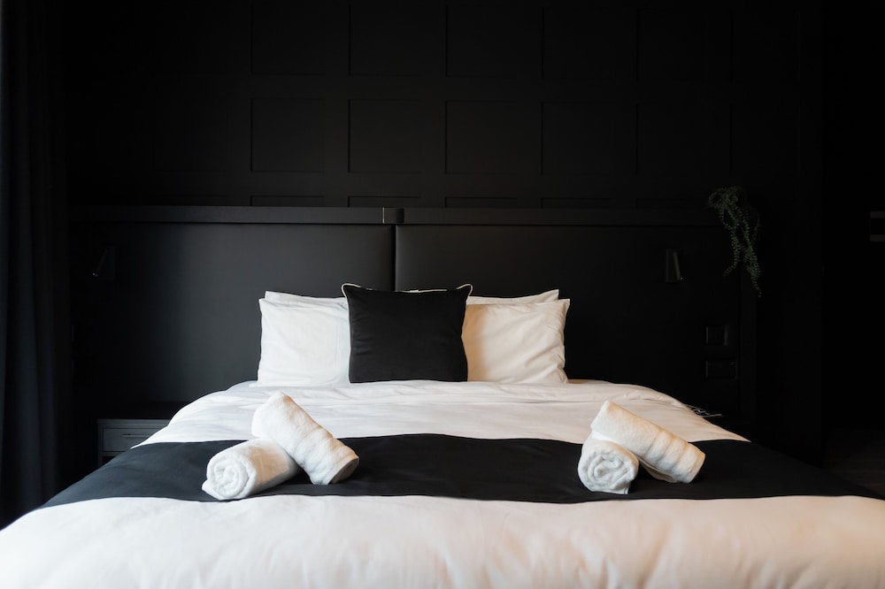 Block Hotel Rooms and Aparments 25/54