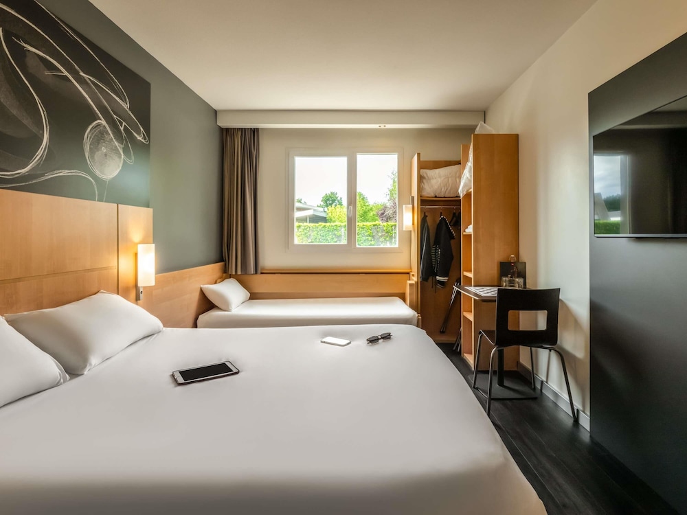 Ibis Issoire 11/57