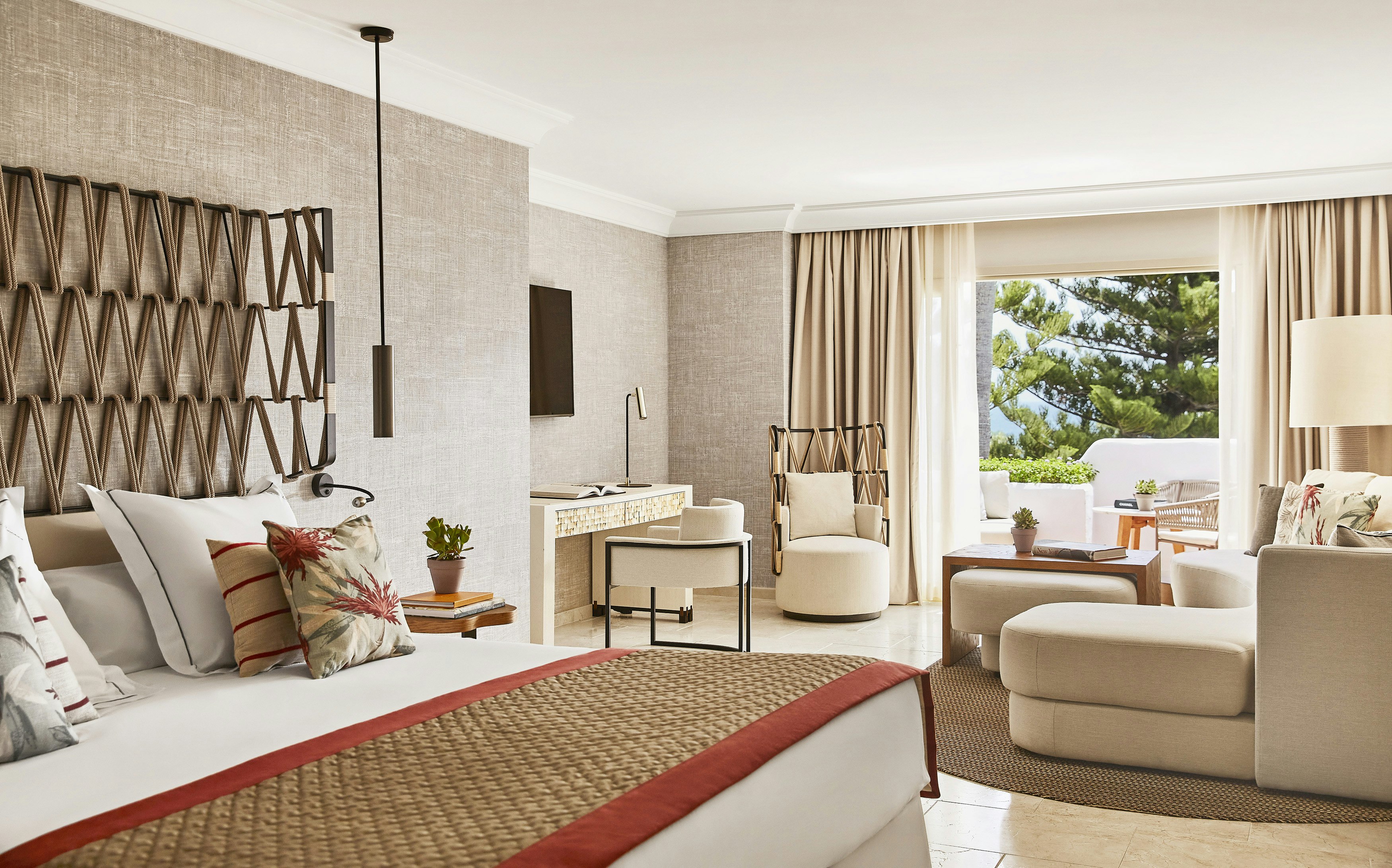 GRAND, JUNIOR SUITE, PARTIAL SEA VIEW