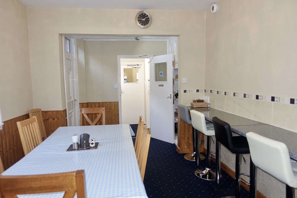 Abinger Guest House 17/24