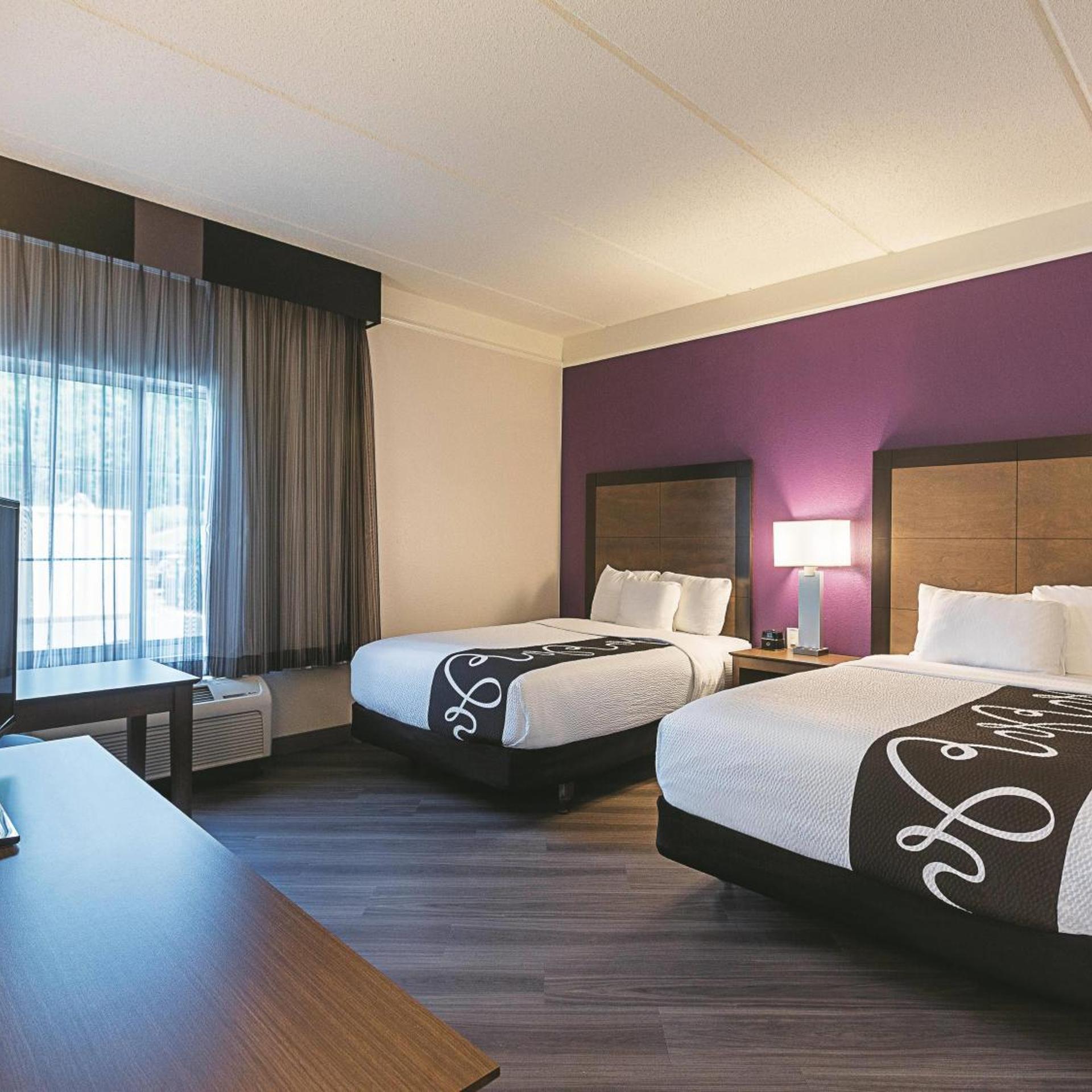 Room, 2 Double Beds, Bathtub, Accessible