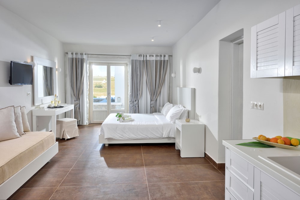 ROOM, TRIPLE