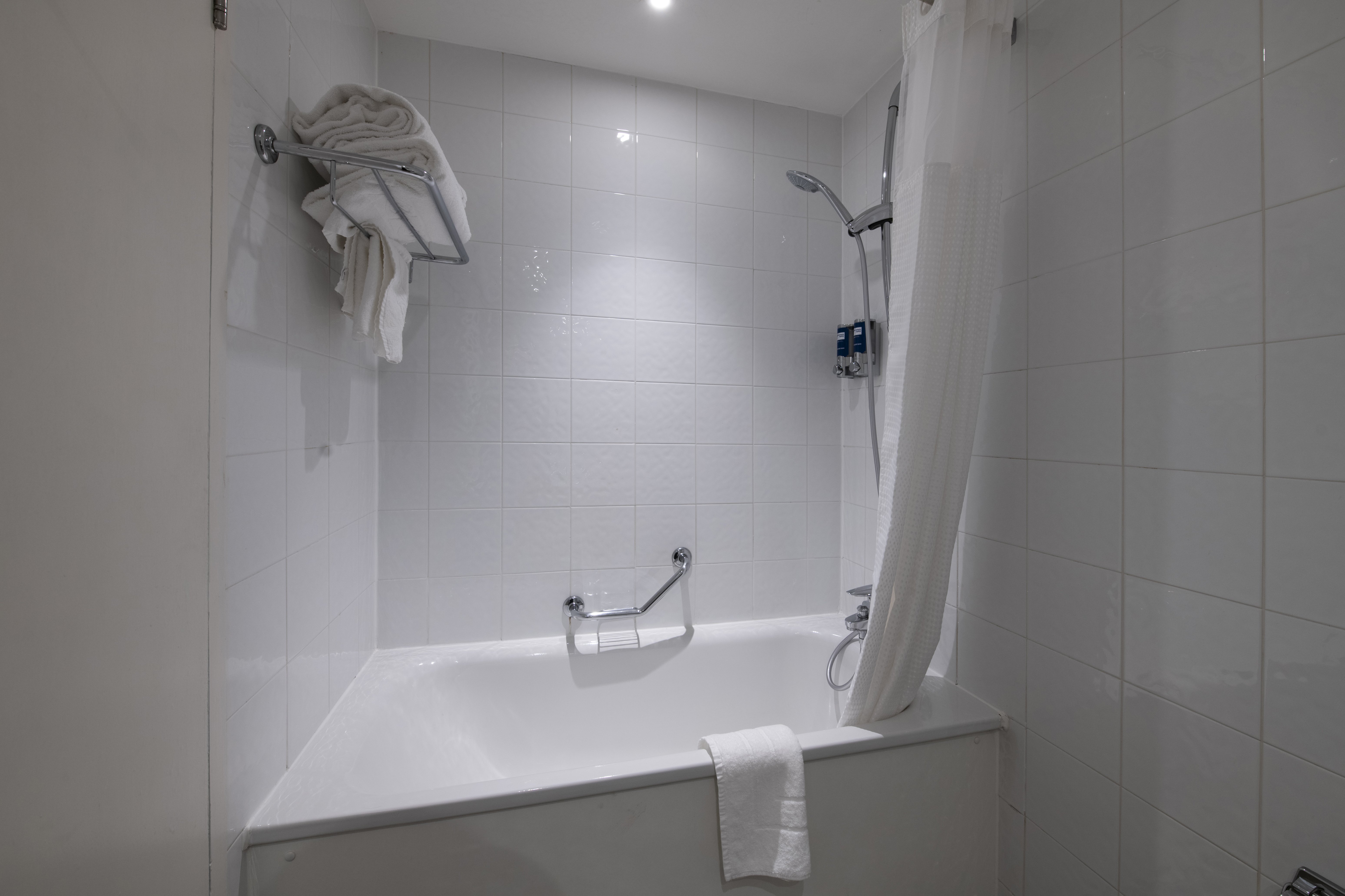 Holiday Inn Express Edinburgh City West 52/52