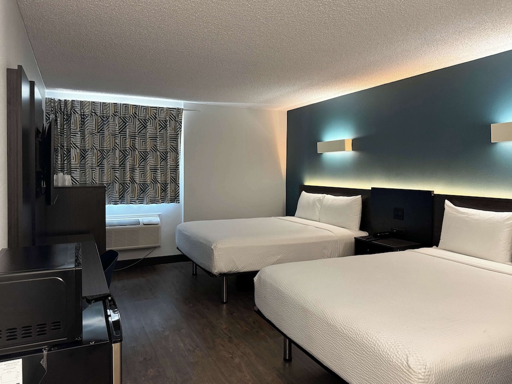 Motel6 Carson, CA 23/59