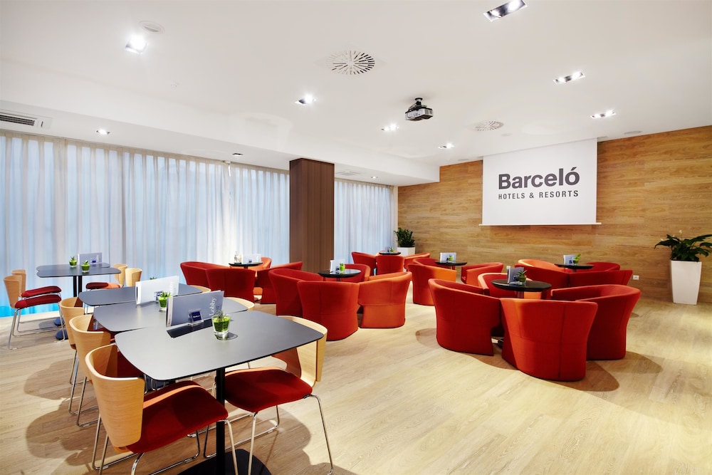 Occidental Praha 23/33