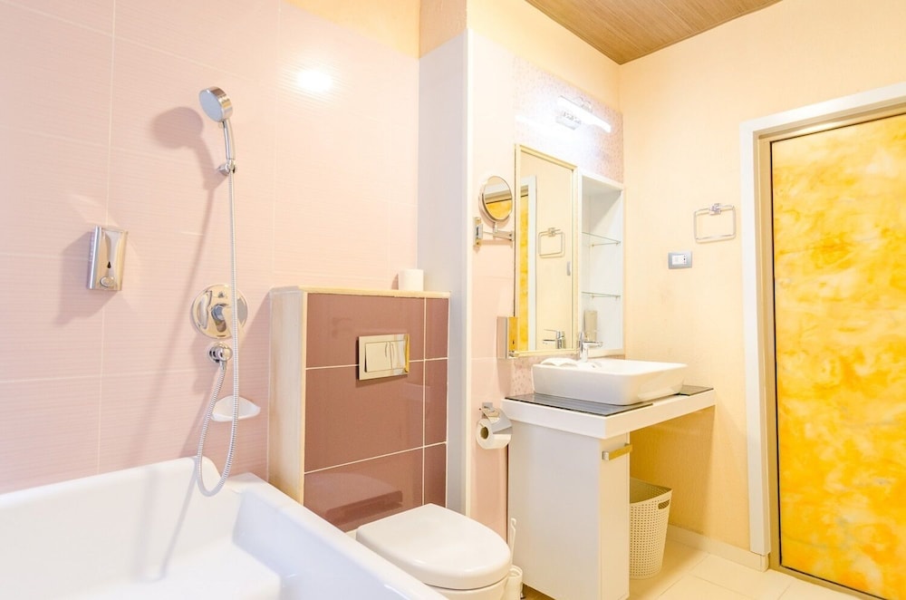 Phoenicia Luxury 52/55
