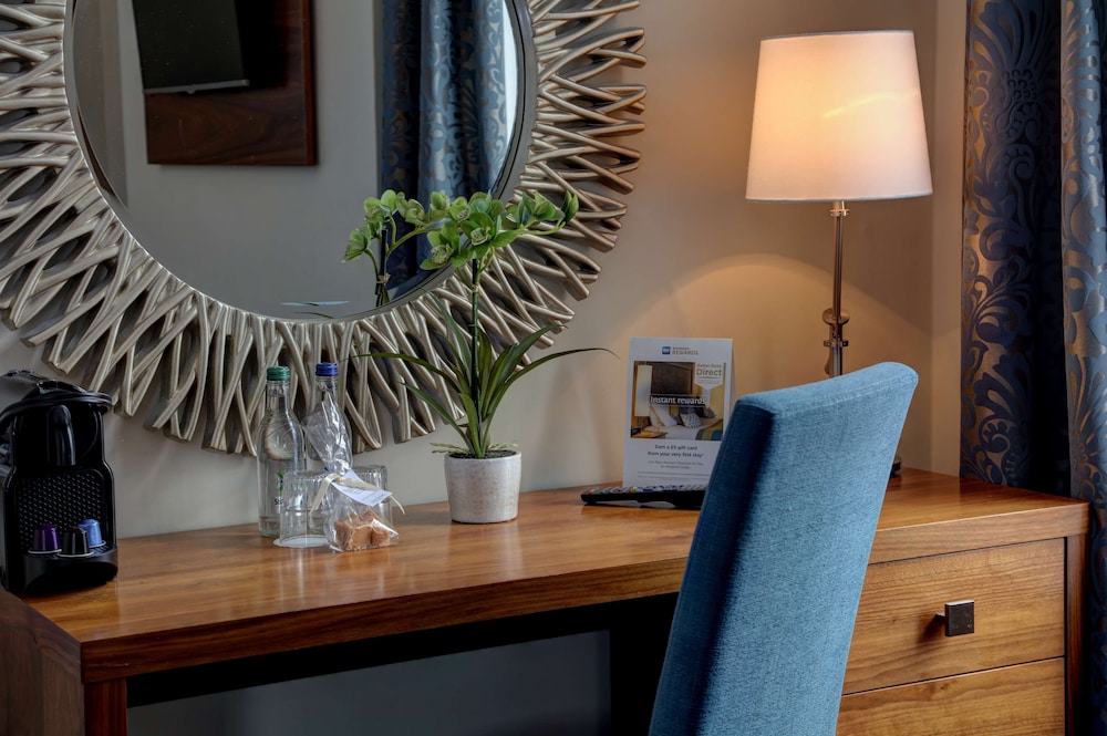 Best Western Chilworth Manor Hotel 43/53