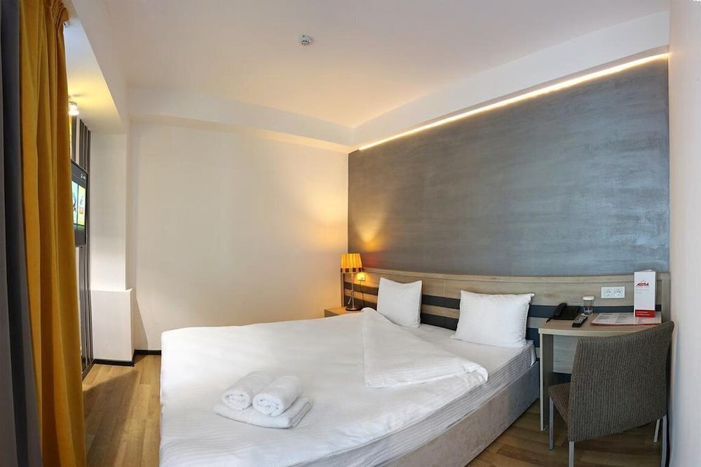 Astra Hotel 9/41