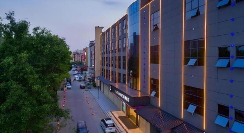 Lavande Hotel (Jinbo Plaza, Konggang Avenue, Jiahe Wanggang Metro Station, Guangzhou) 3/44