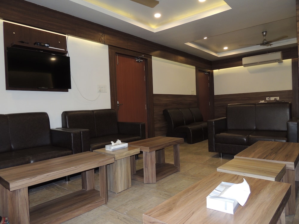 Elite Suites Mint Gomti Nagar 37/50
