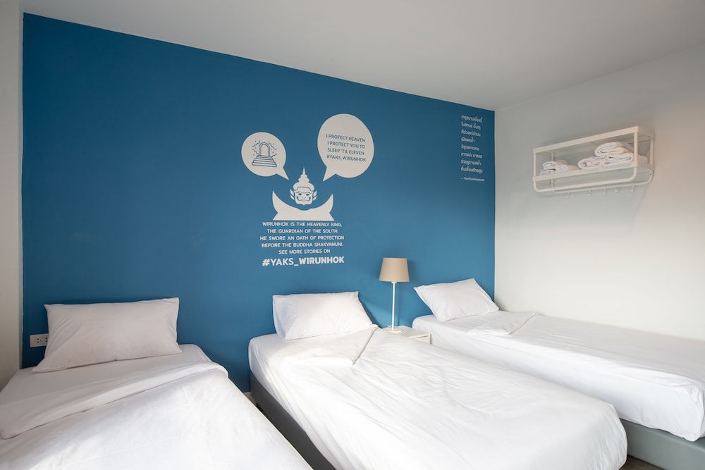 ROOM, TRIPLE, 3 BEDS, CITY VIEW