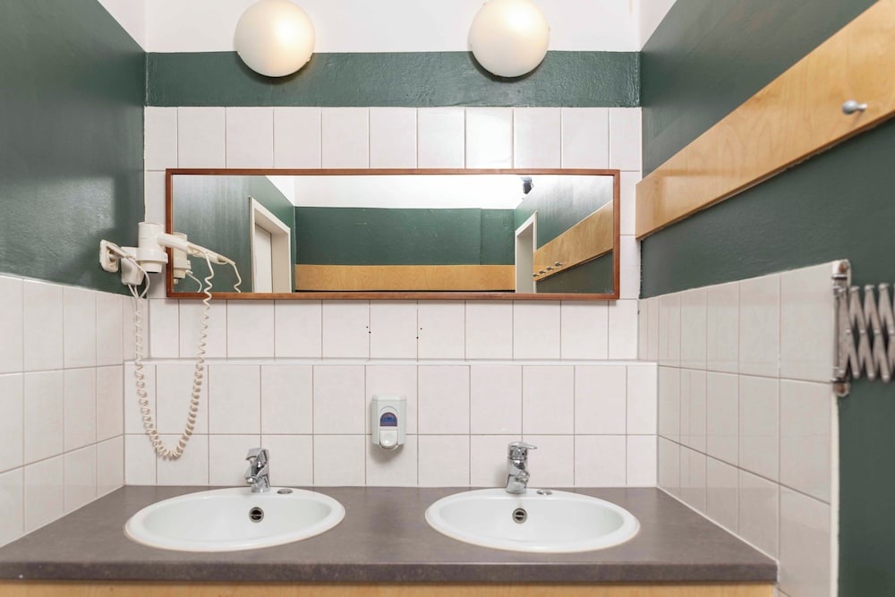 Eastseven Berlin Hostel 52/53