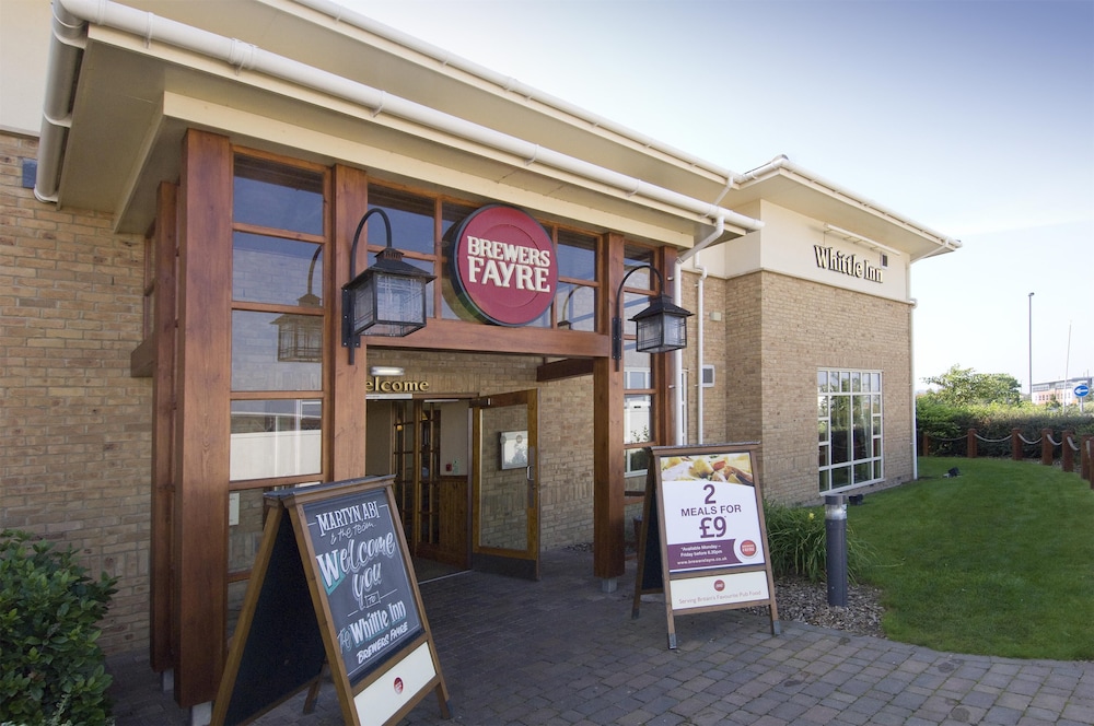 Premier Inn Gloucester Business Park 6/35