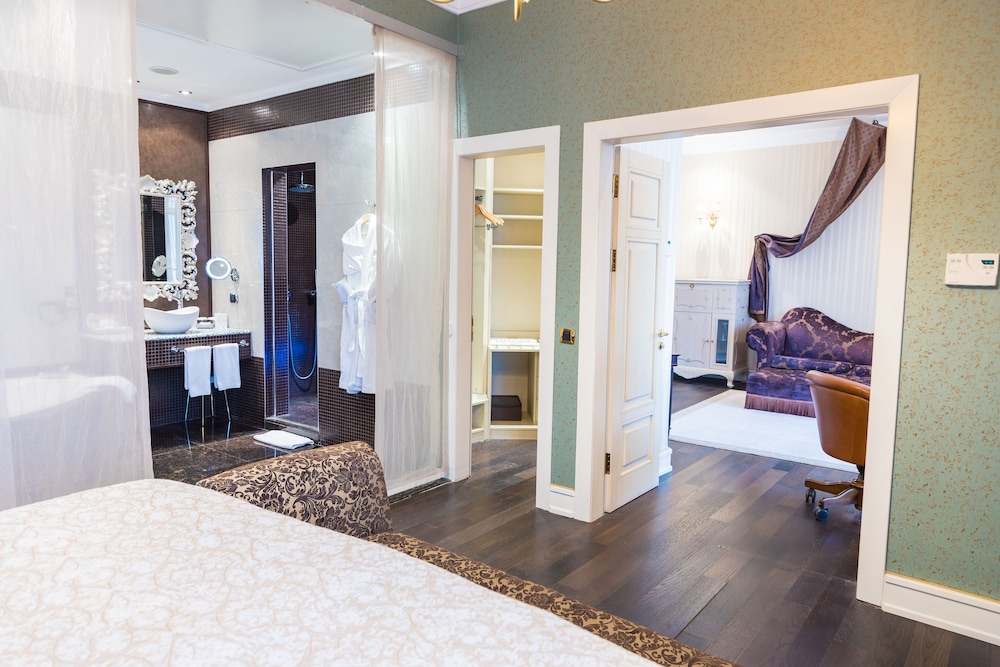 Excelsior Hotel & Spa Baku, Curio Collection by Hilton 6/82