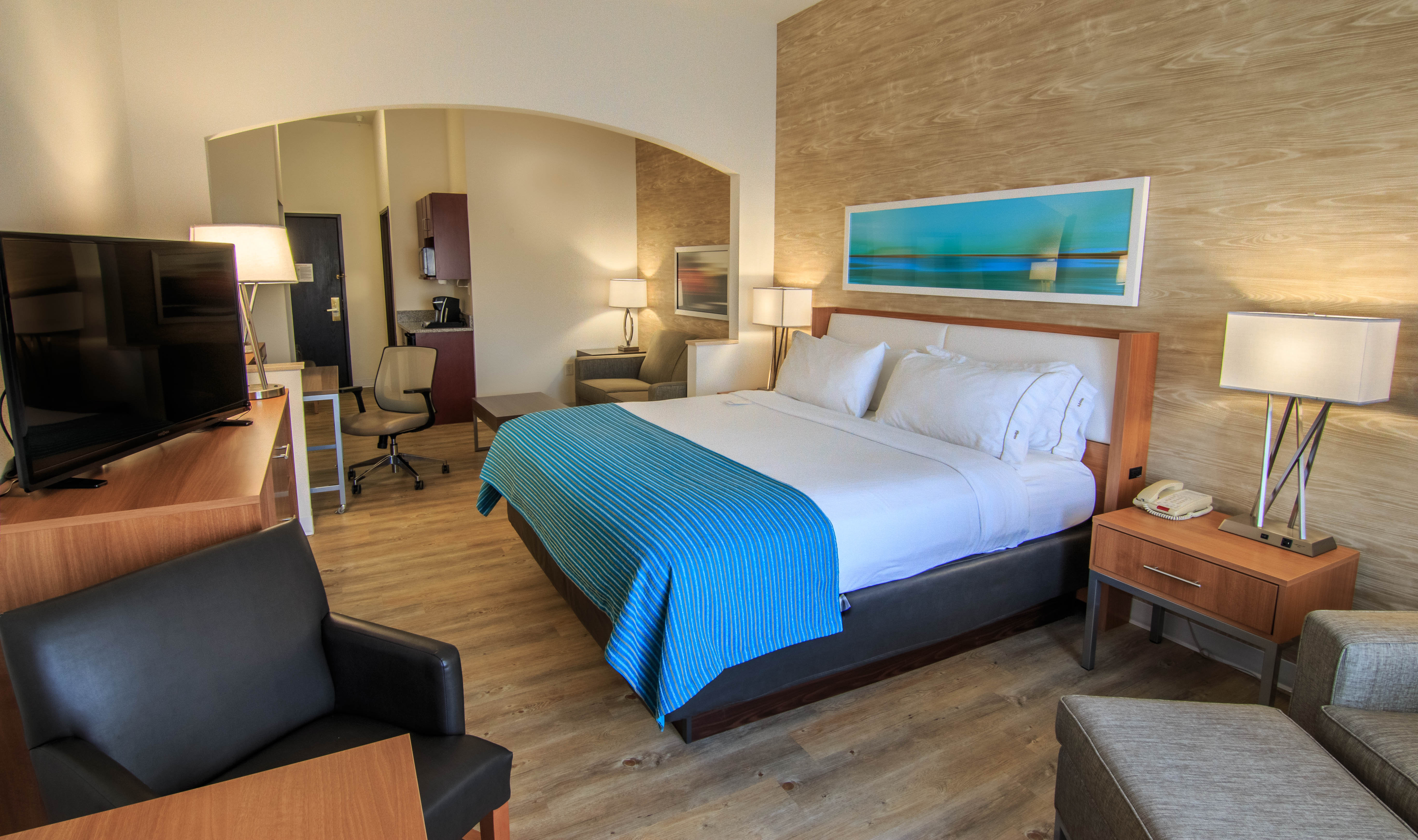 Holiday Inn Express Hotel And Suites Farmington 30/63