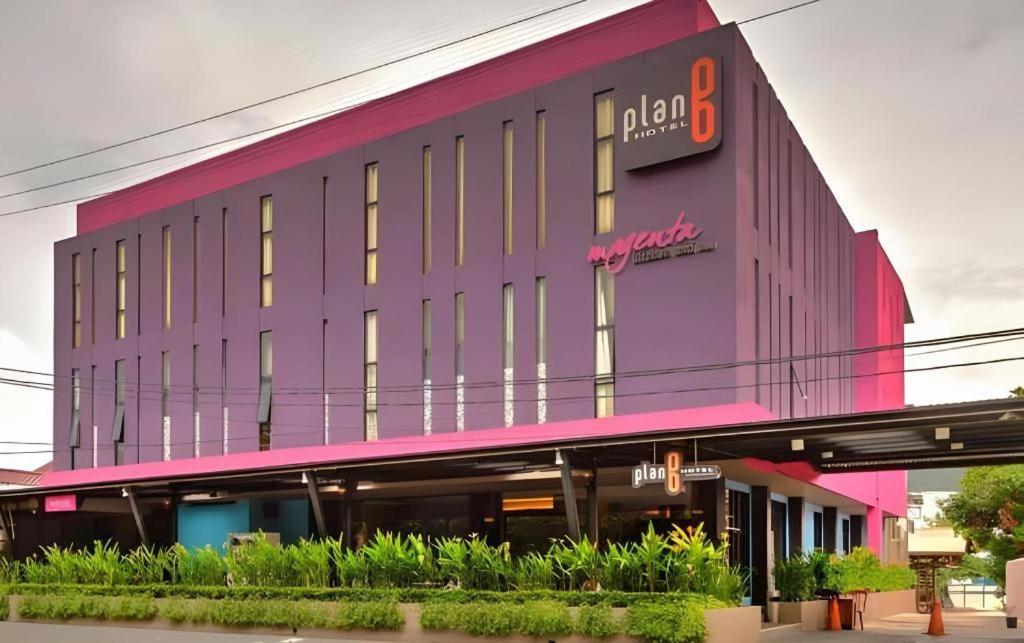 PLAN B HOTEL 2/35