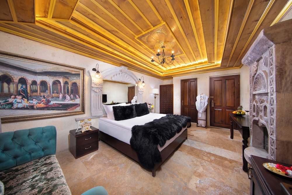 Pegasos Cave Suite 19/50